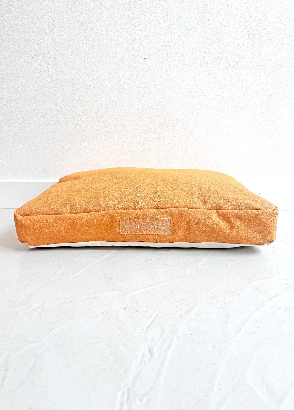 Dog bed Theo